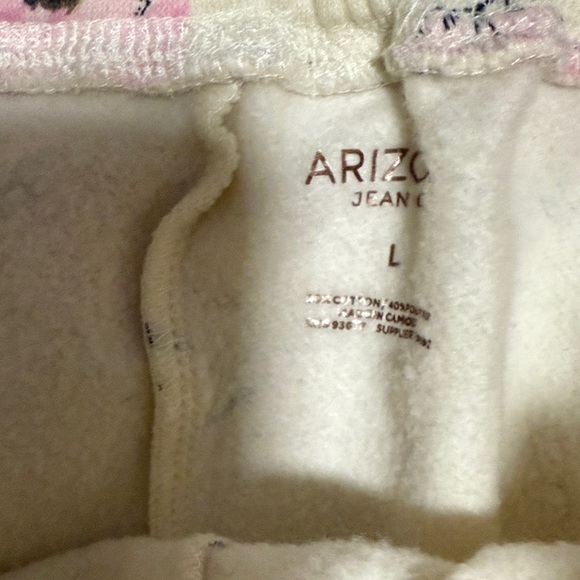 Arizona Jean Company Floral Top And High Waist Shorts in Pink and Cream Set - Picture 4 of 9